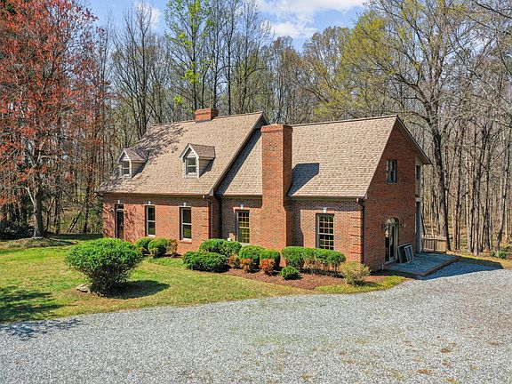 2nd image of 906 Raylewood Ct