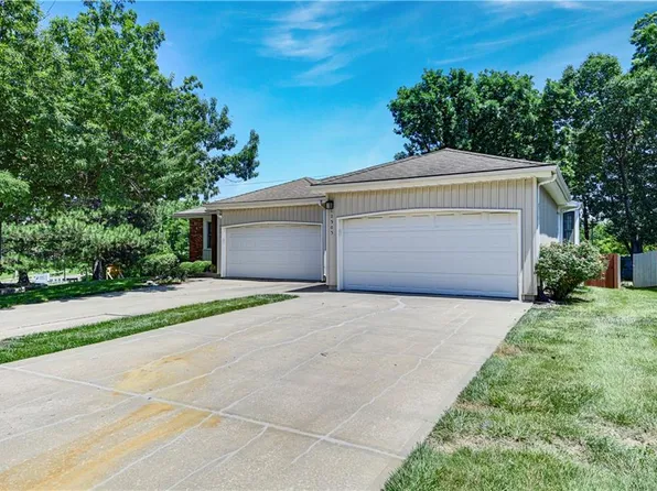 12303 W 105th Ter, Overland Park, KS 66215