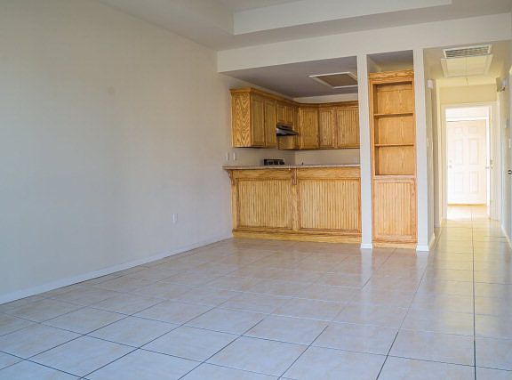 2nd image of 2017 Westminster Cir