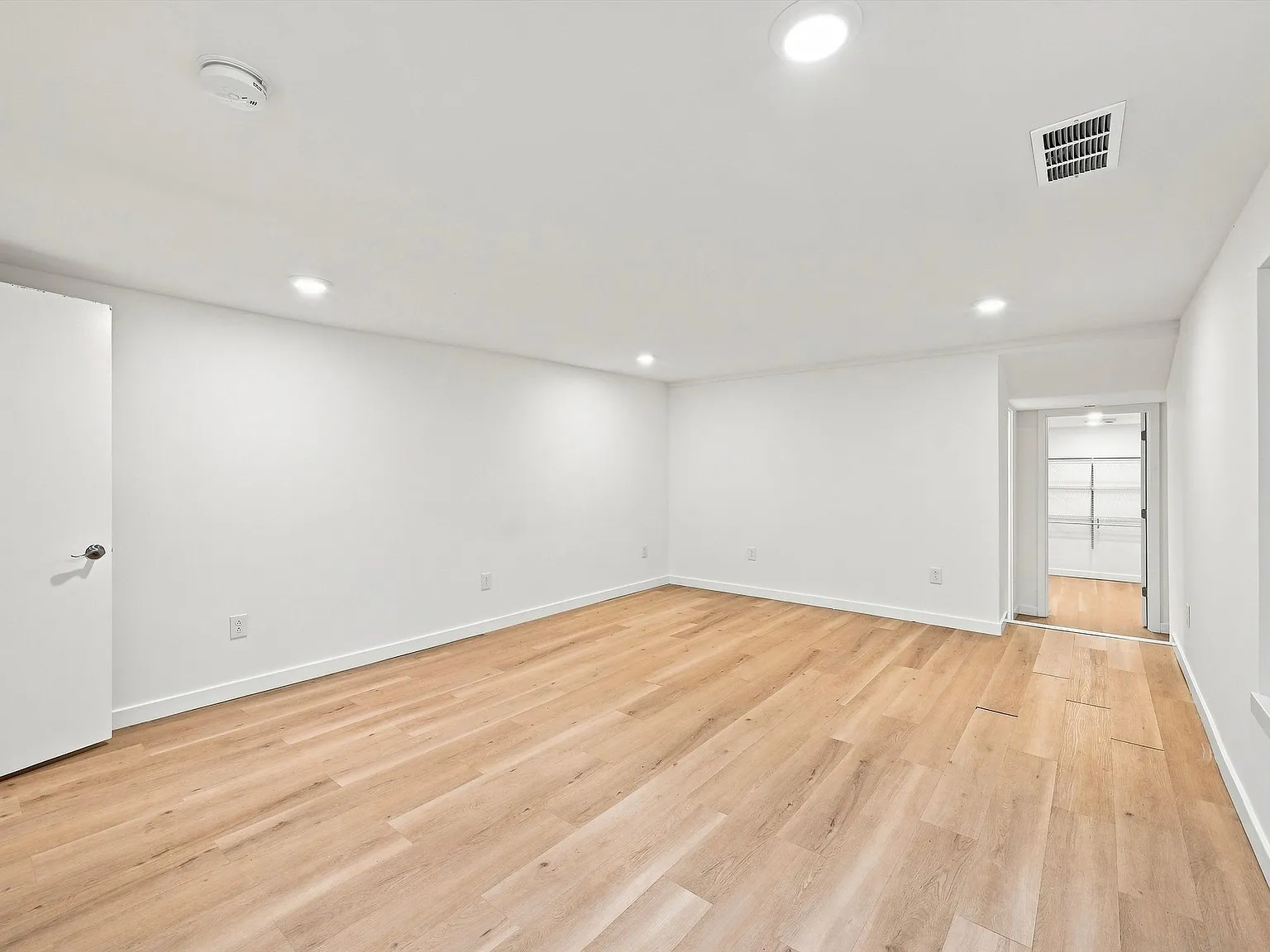 1 bed, $1,741 — Photo 3