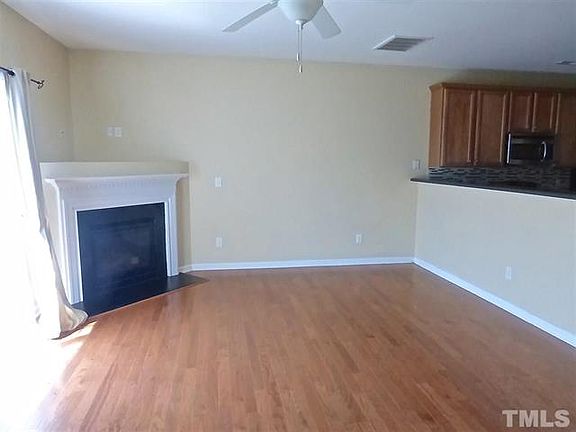 4th image of 1304 Cozart St Unit 408