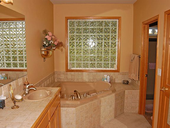Elegant 5 pc Master Bath
