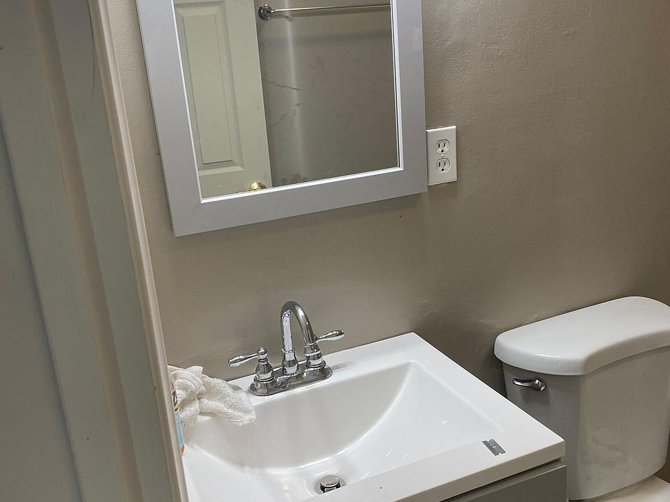 2nd image of 12038 Walnut St Unit 4