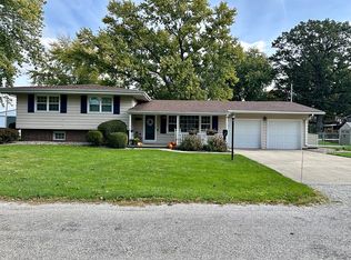217 Matteson Dr, Villa Grove, IL 61956