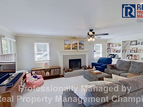 3rd image of 2206 Acacia Dr
