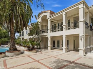 1852 La Loma Dr, Santa Ana, CA 92705