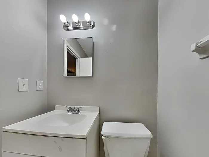 10927 Regency Dr — Photo 13