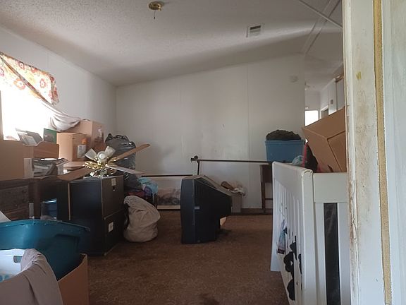 Center room/den