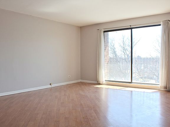 2nd image of 1551 Ashland Ave