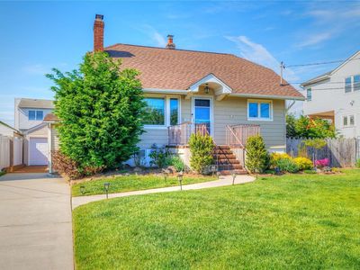 84 W Cortland Avenue, Oceanside, NY, 11572