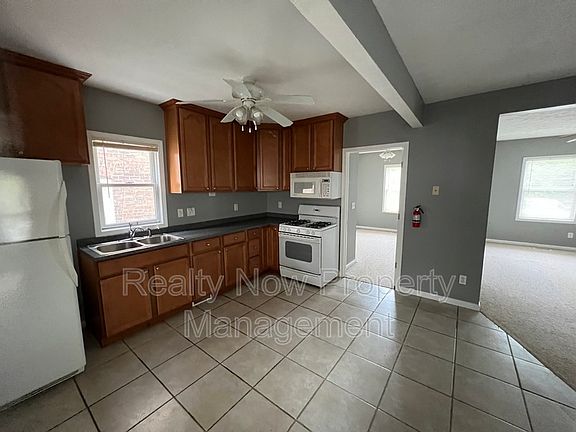 2nd image of 12224 Fairview Ct