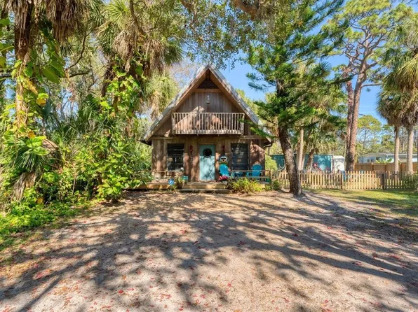 681 Olive St, Englewood, FL 34223