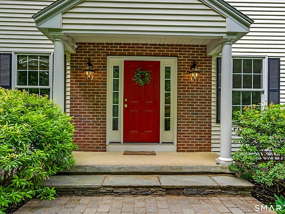 4th image of 121 Wildwood Road