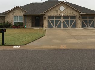 1954 Glenbrook Dr, Shawnee, OK 74804