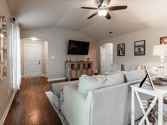 5th image of 9667 Magnolia Cove Ct