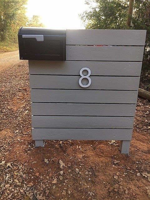 2nd image of 8 Florey Lk