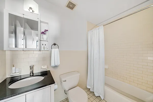 Rented by Vector New York, LLC | media 14