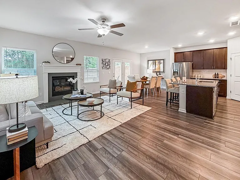 5836 Hackberry Ln — Photo 7
