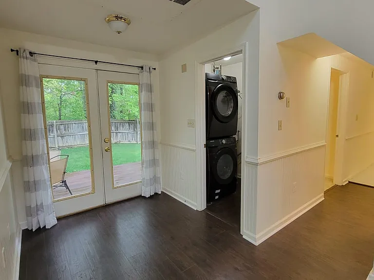 115 Deer Hill Ct — Photo 24