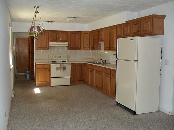 3rd image of 3921 Penbrook Ln