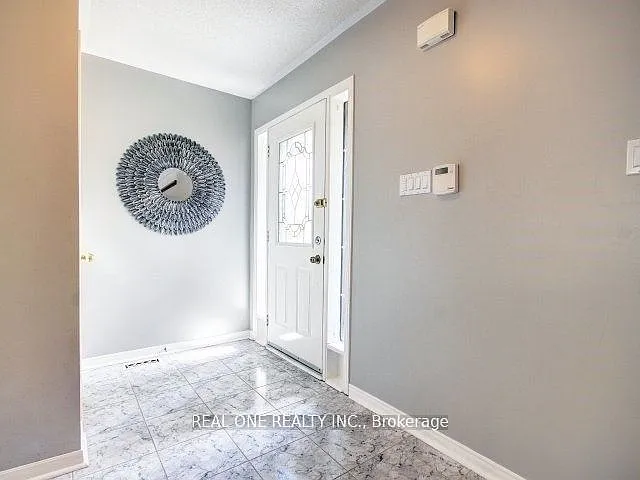 2886 Galleon Cres — Photo 3