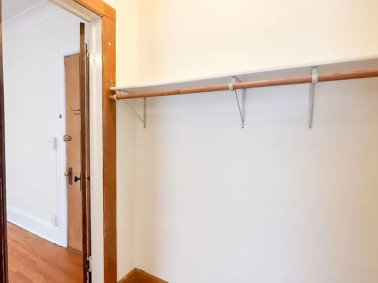 1619 Lagoon Ave — Photo 3