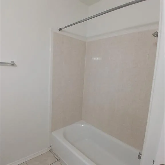 130 San Jacinto St — Photo 10