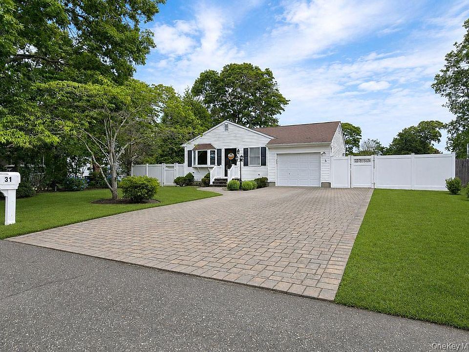 1st image of 31 Westwood Drive
