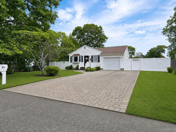31 Westwood Drive, Shirley, NY 11967