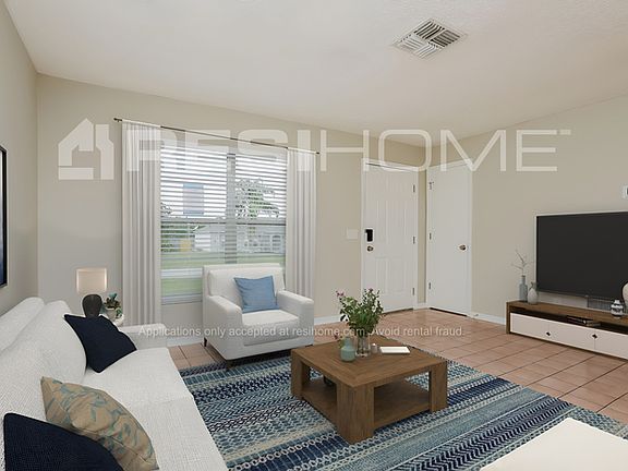 5th image of 1758 Santee Ave