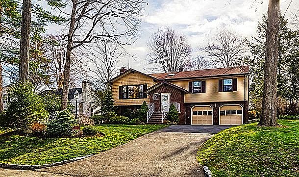 1st image of 206 Canterbury Dr