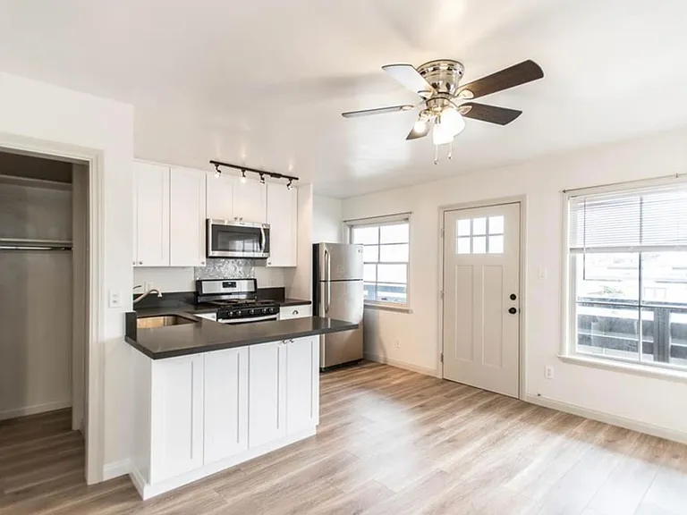 507 Avenida Victoria — Photo 4