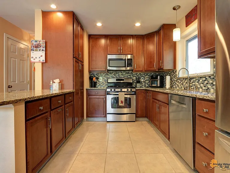 10137 Birch Ln — Photo 16