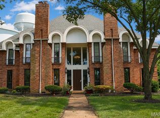 916 Claytonbrook Dr APT 1, Ballwin, MO 63011