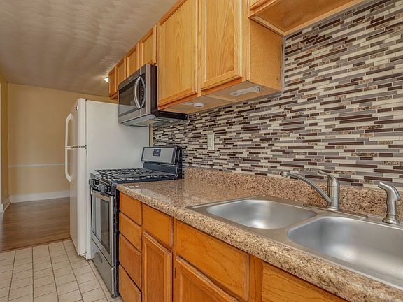 4th image of 9335 Buckman Ave APT B10