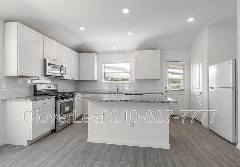 706 Red Field Way — Photo 12