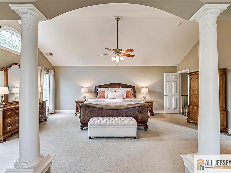 5 Erin Ct S — Photo 14