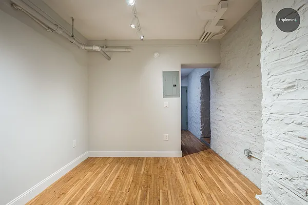 Rented by Triplemint | media 11