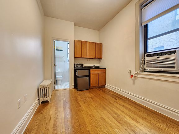 2nd image of 45 W 85th St #4A