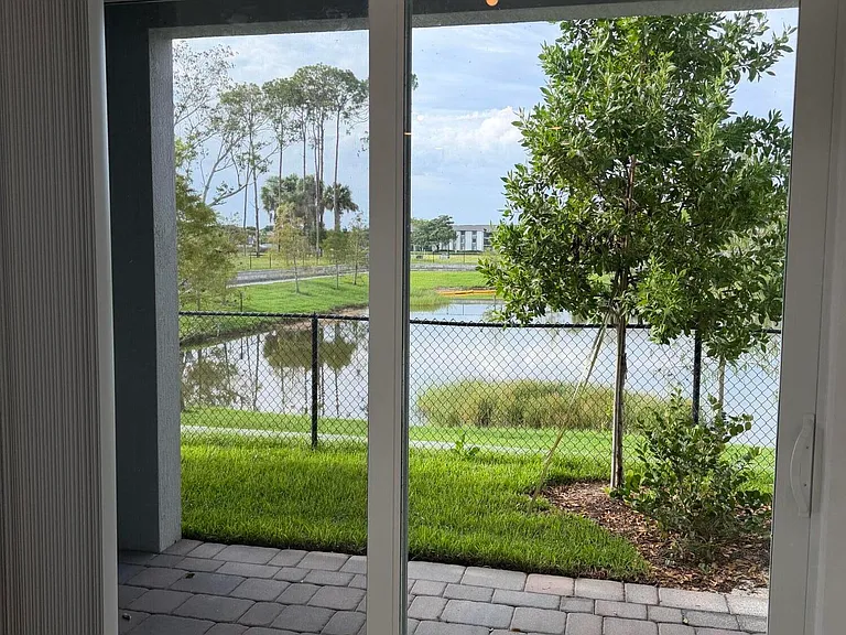 147 Lakeside Landing Ct — Photo 27