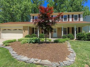 12308 Ox Hill Rd, Fairfax, VA 22033