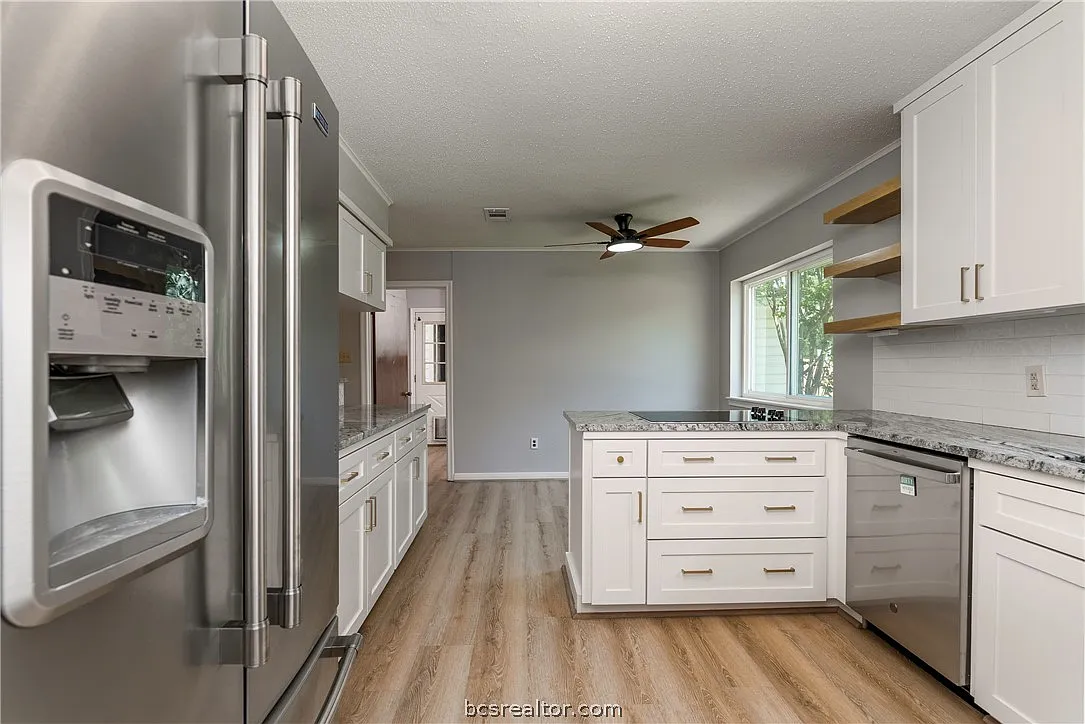 5 bed, 3.5 bath, 2876 sqft, $2,900 — Photo 4