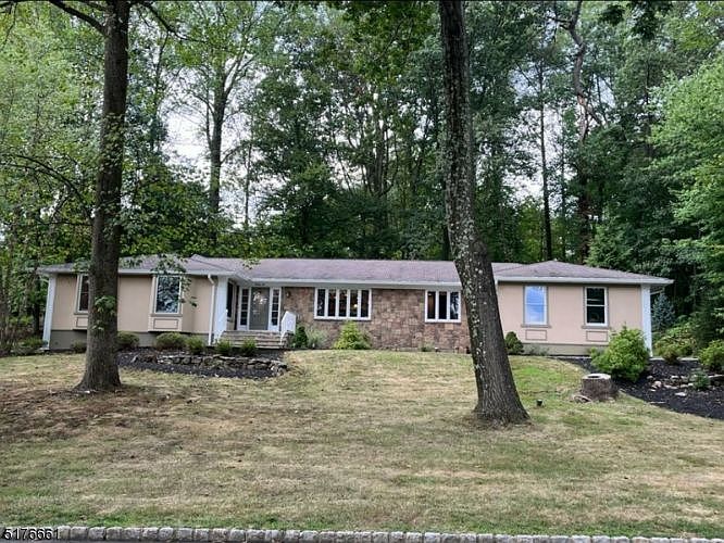 1st image of 26 Southwood Dr