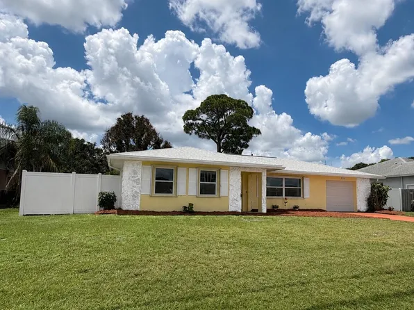 772 SE Thornhill Drive, Port St Lucie, FL 34983