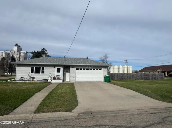 720 Jahr Ave, Portland, ND 58274