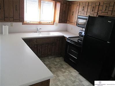5th image of 211-00213 Glenmore Dr