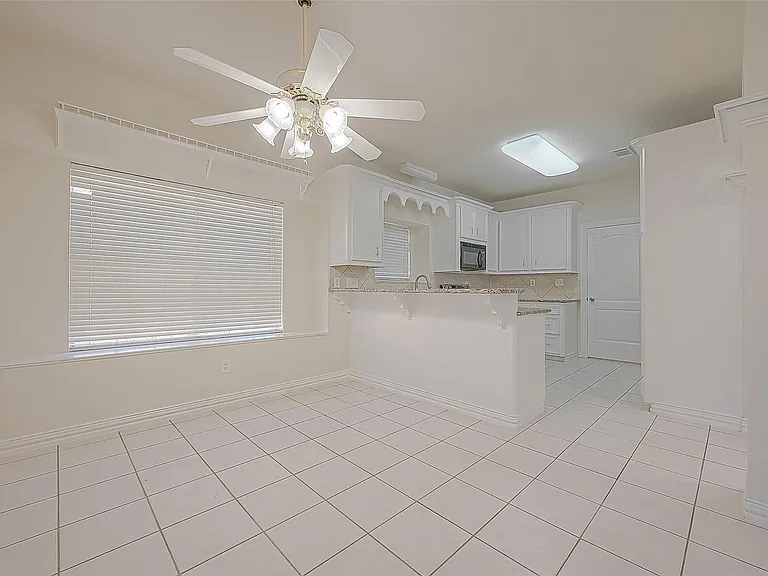 1189 Lovett St — Photo 21