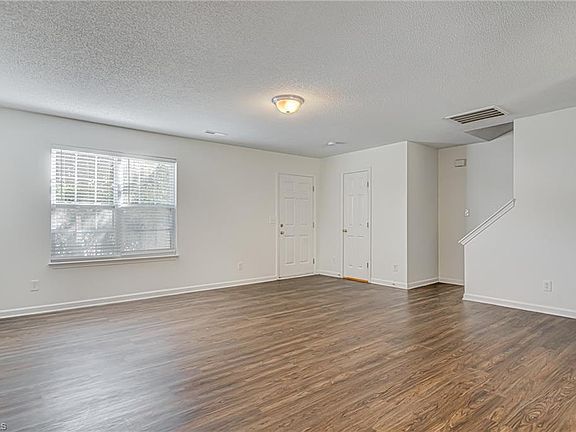 2nd image of 2819 Green Crest Ct