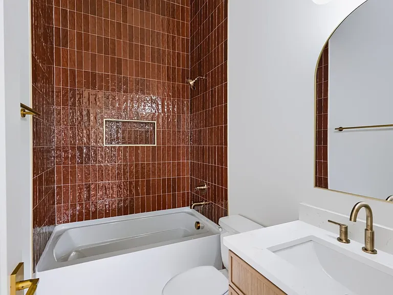 2113 Herman St — Photo 32