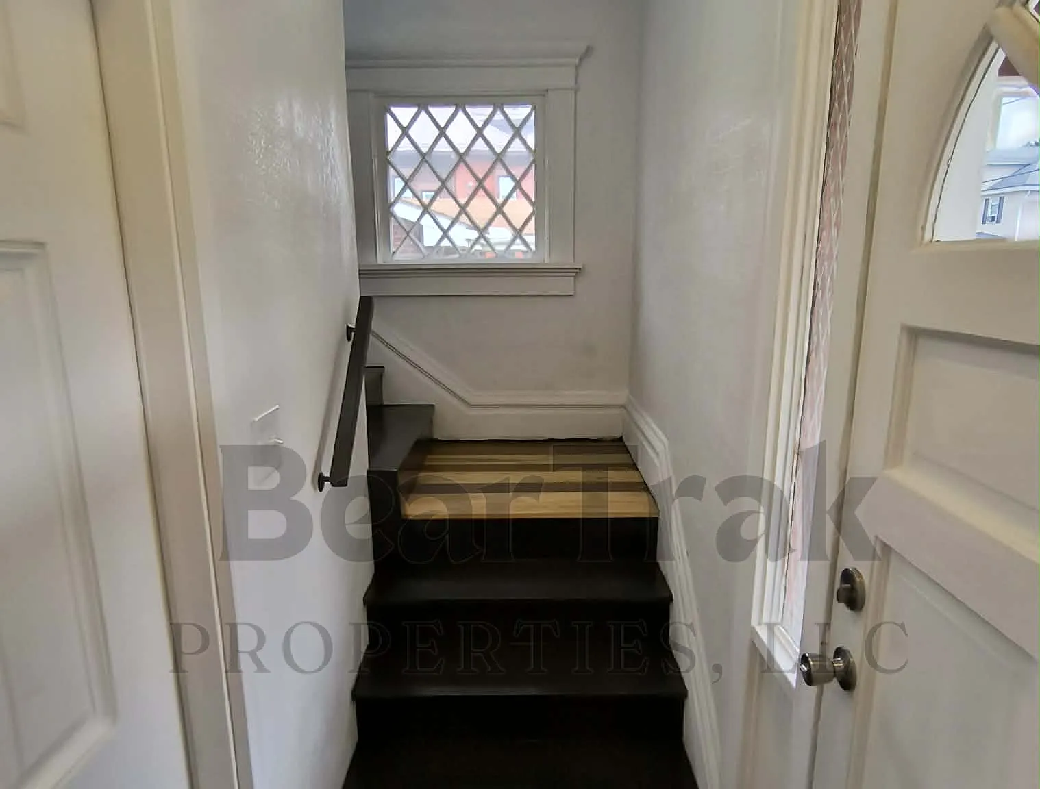 3 bed, 900 sqft, $825 — Photo 3